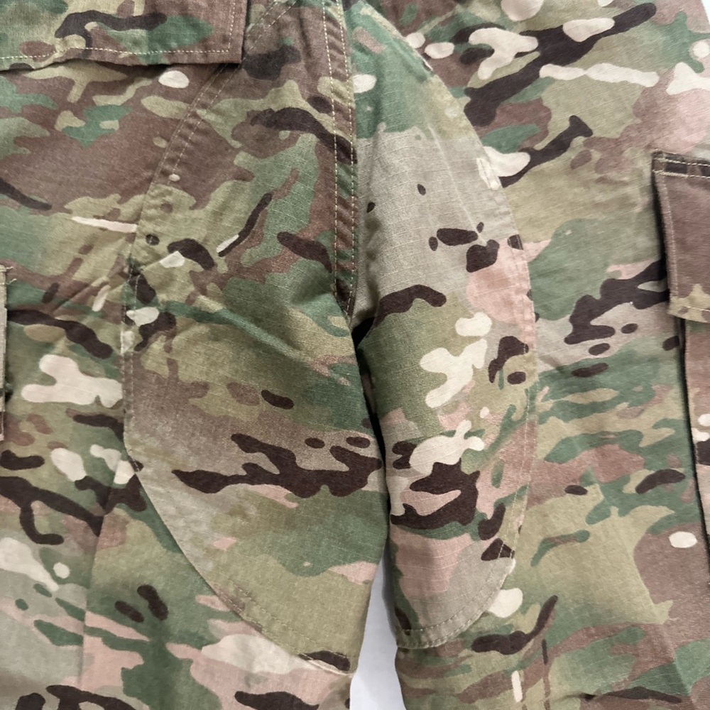 Camouflage Men's/womans  Pants Army issue fatigues/ New with tags/size in photo - Picture 2 of 6